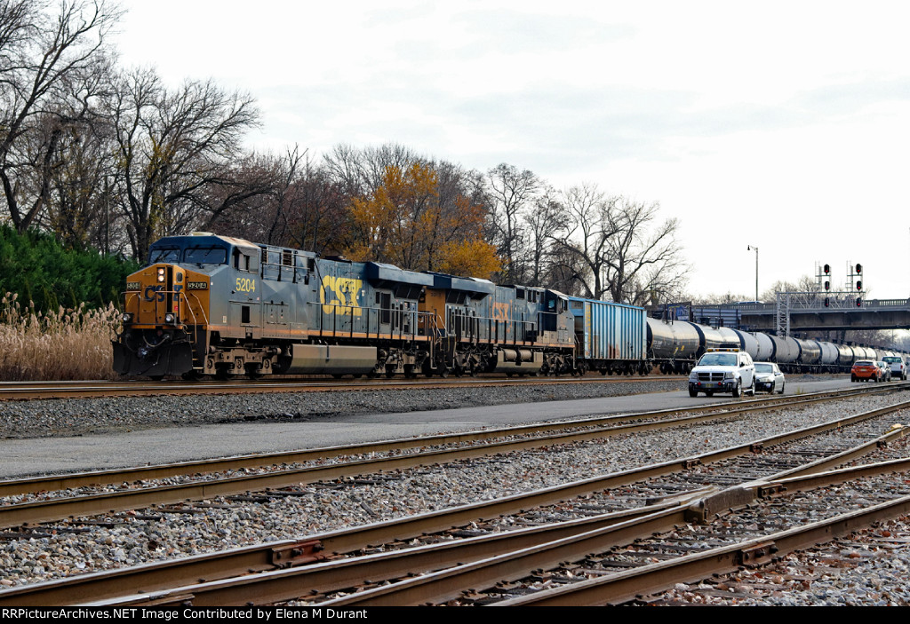 CSX 5204 on K-685